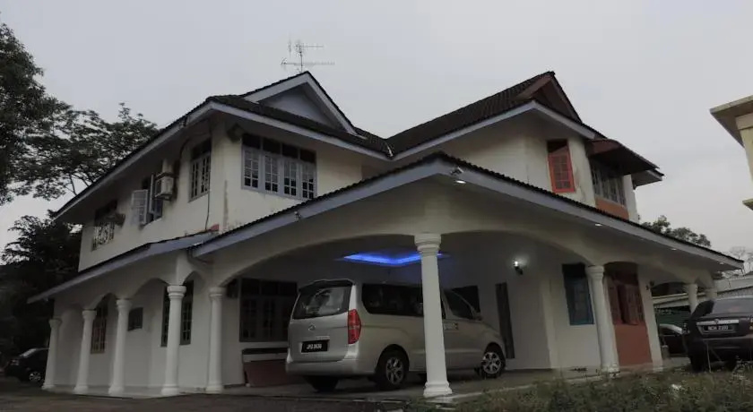 Golden Leaf Executive Residence