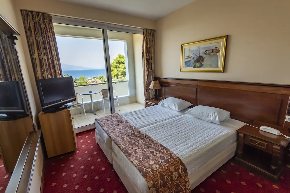 Standard Double room with balcony and with sea view (full double bed)