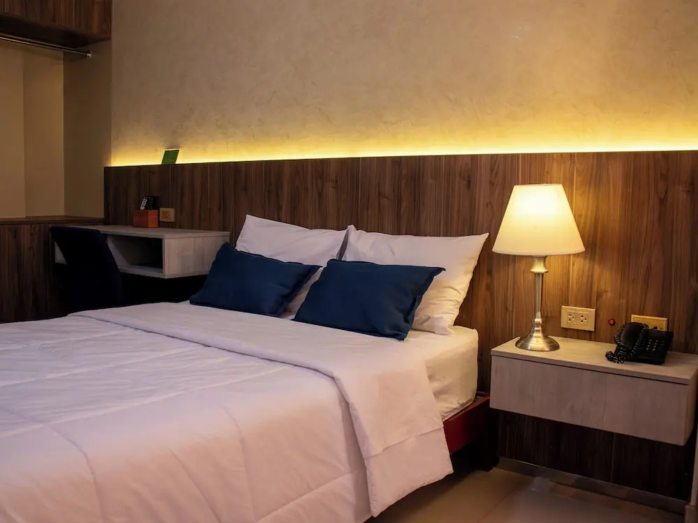 Yours Hotel Lifestyle - фото 3