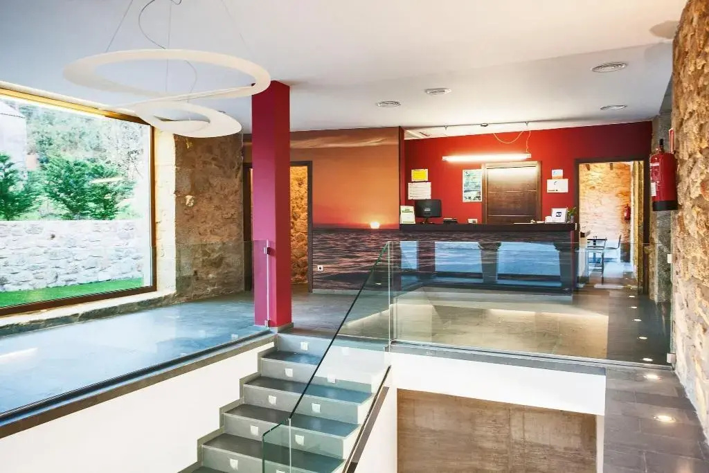 Lobby & Reception