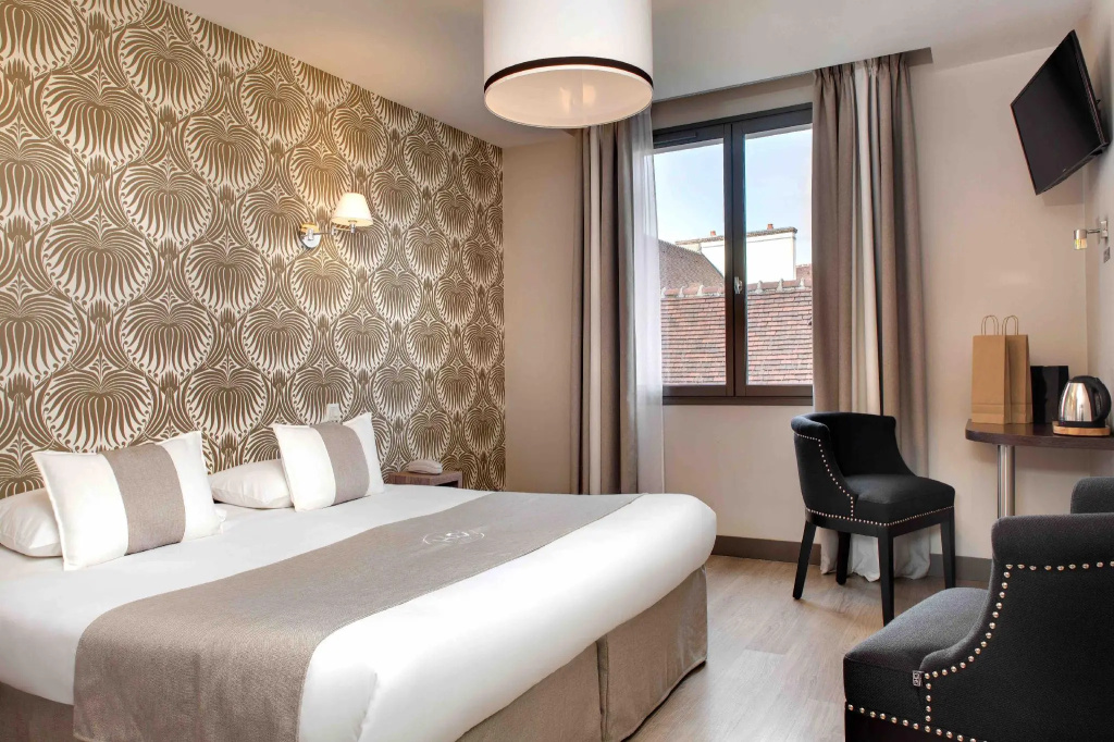 Superior Double room (full double bed)