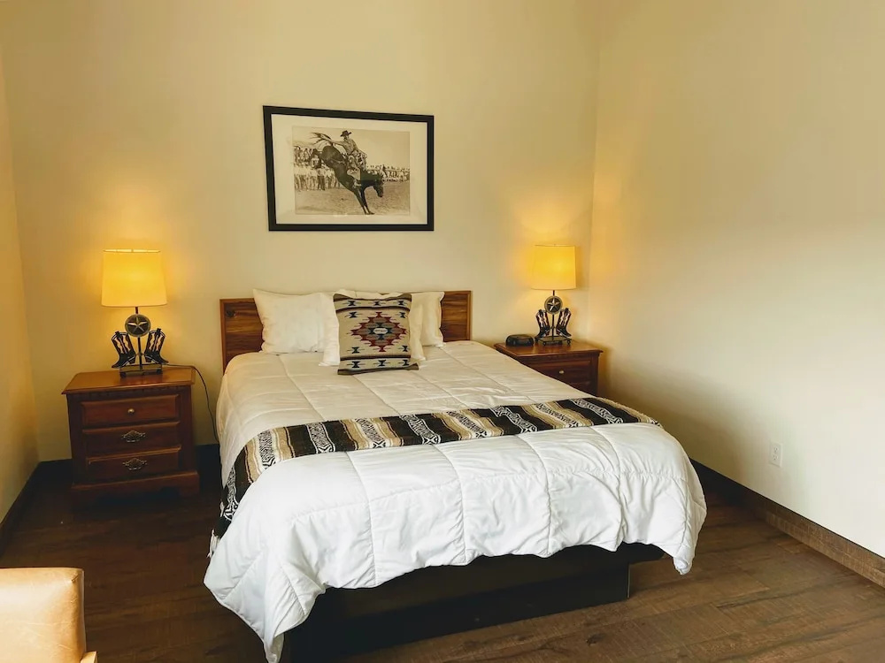 Standard Double room with balcony (full double bed)