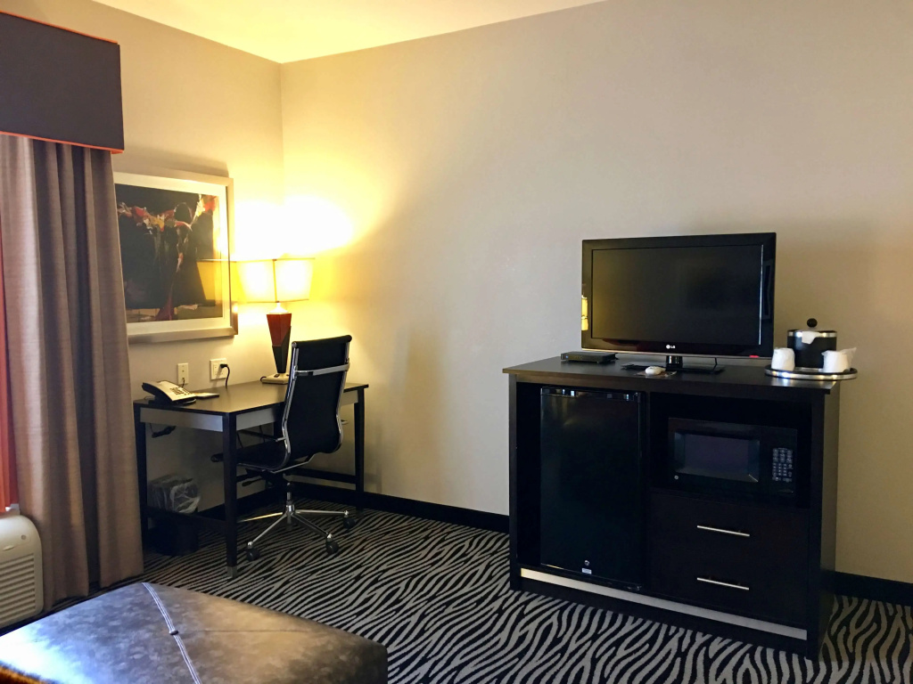 Hampton Inn & Suites Tulsa/Central - 4