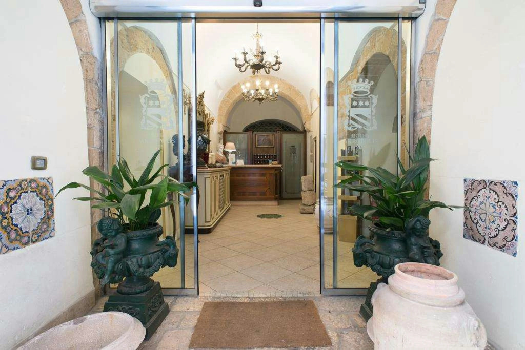 Akropolis Hotel — 2