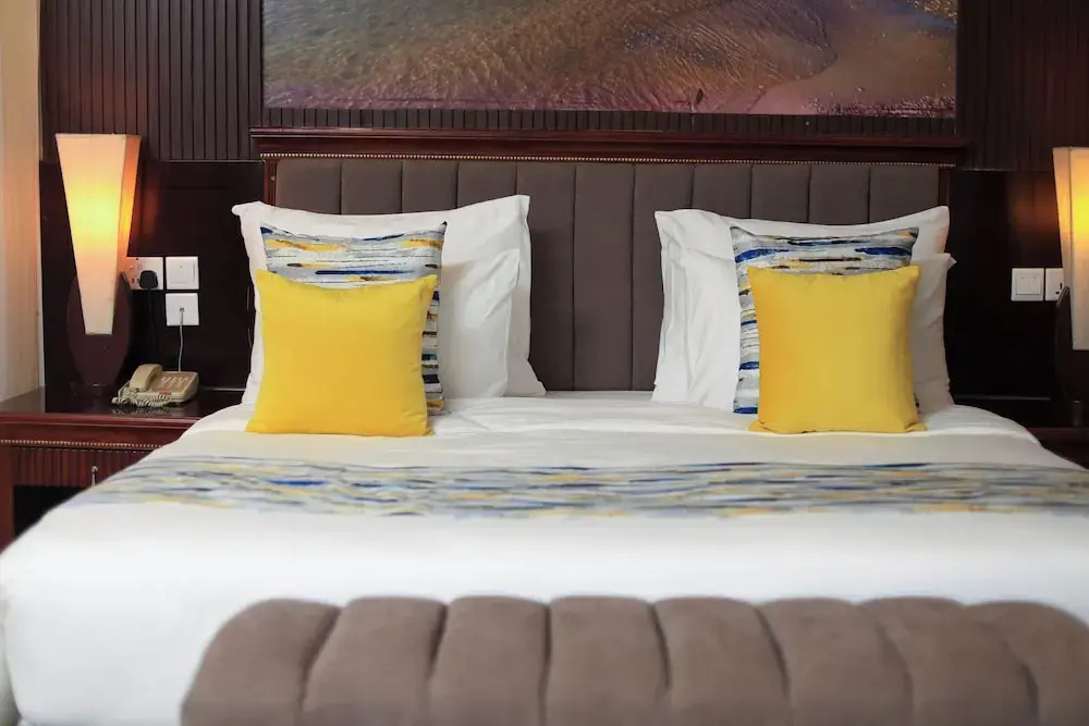 2 Bedrooms Suite with balcony