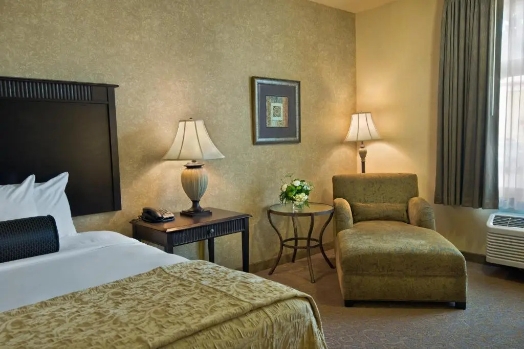 Oxford Suites Boise - Chambres