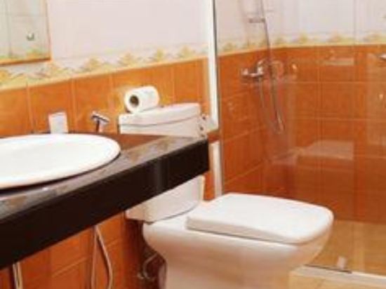 Airport Villa