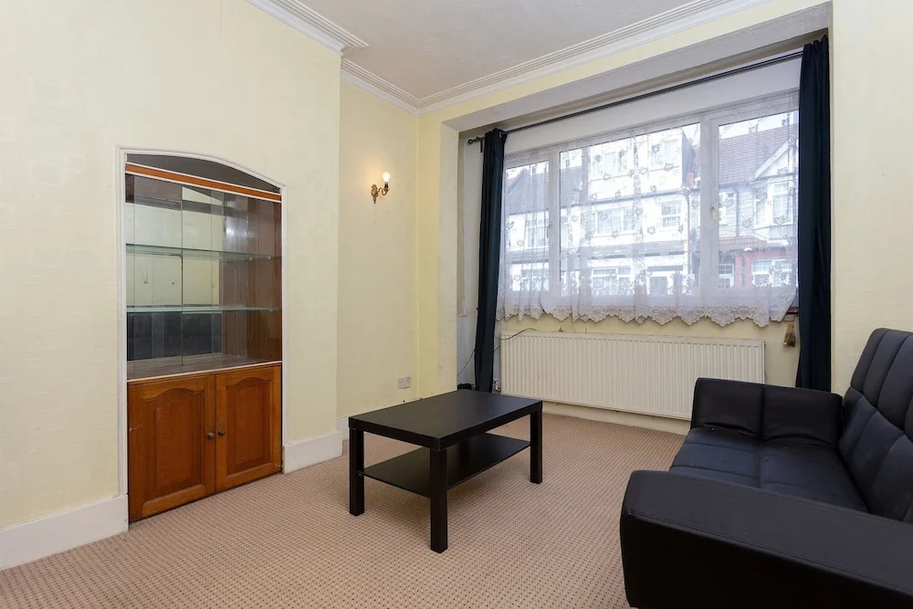 2 Bedroom House In Tooting With Garden