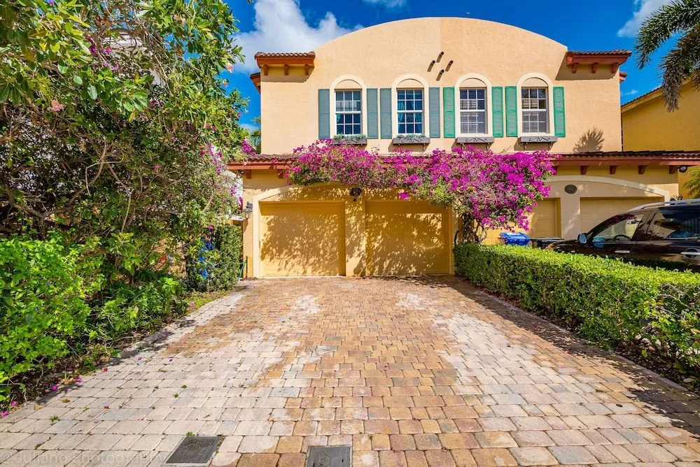 Las Olas Maison de Ville Near Fort Lauderdale Beach