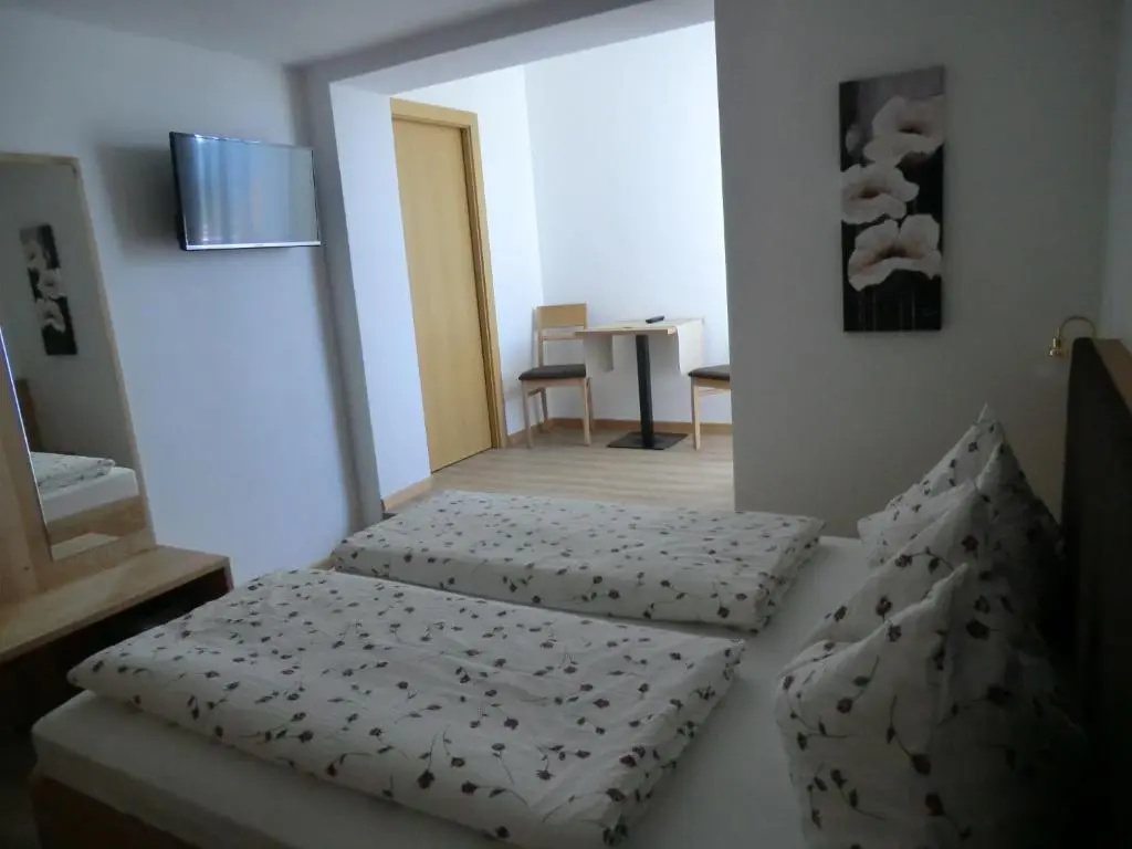 Standard Double room with balcony (full double bed)