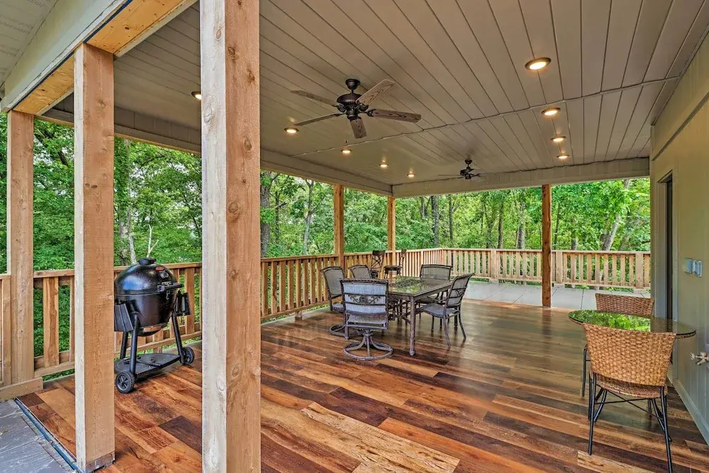 Dtwn Bull Shoals Condo: 1 Mi to Lake Access!
