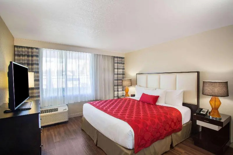 Double Suite (full double bed)