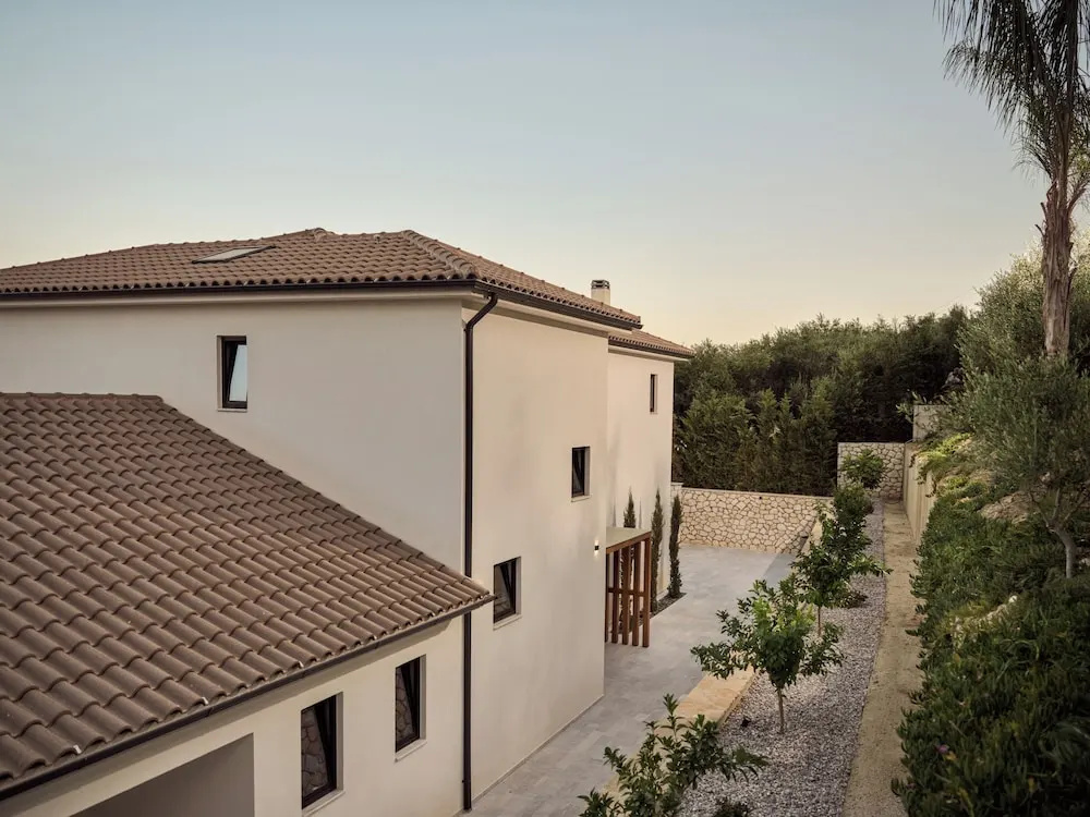 4-bedroom Private Villa, Sea View & Swimming Pool