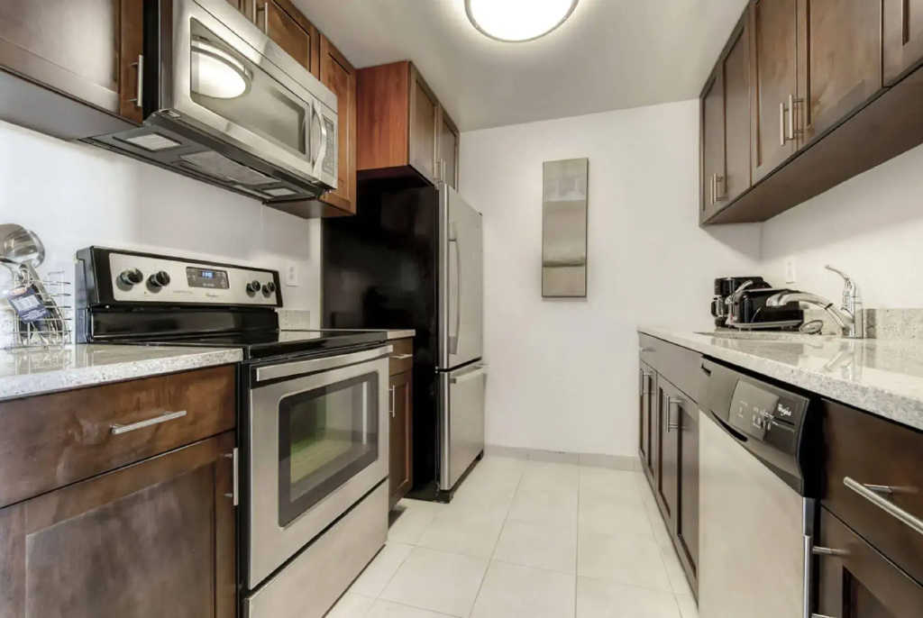 Global Luxury Suites at Tiverton Ave - Général