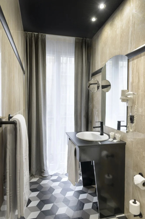 Comfort room