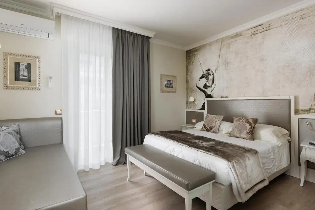 Standard Double room with partial sea view (full double bed)