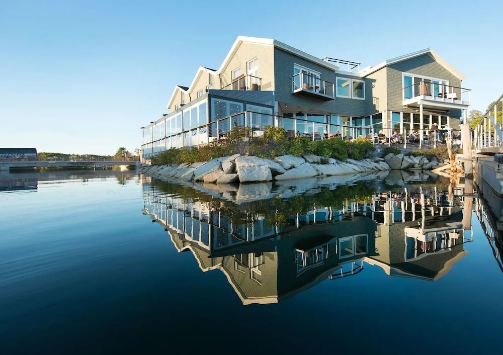 Beach & Waterfront