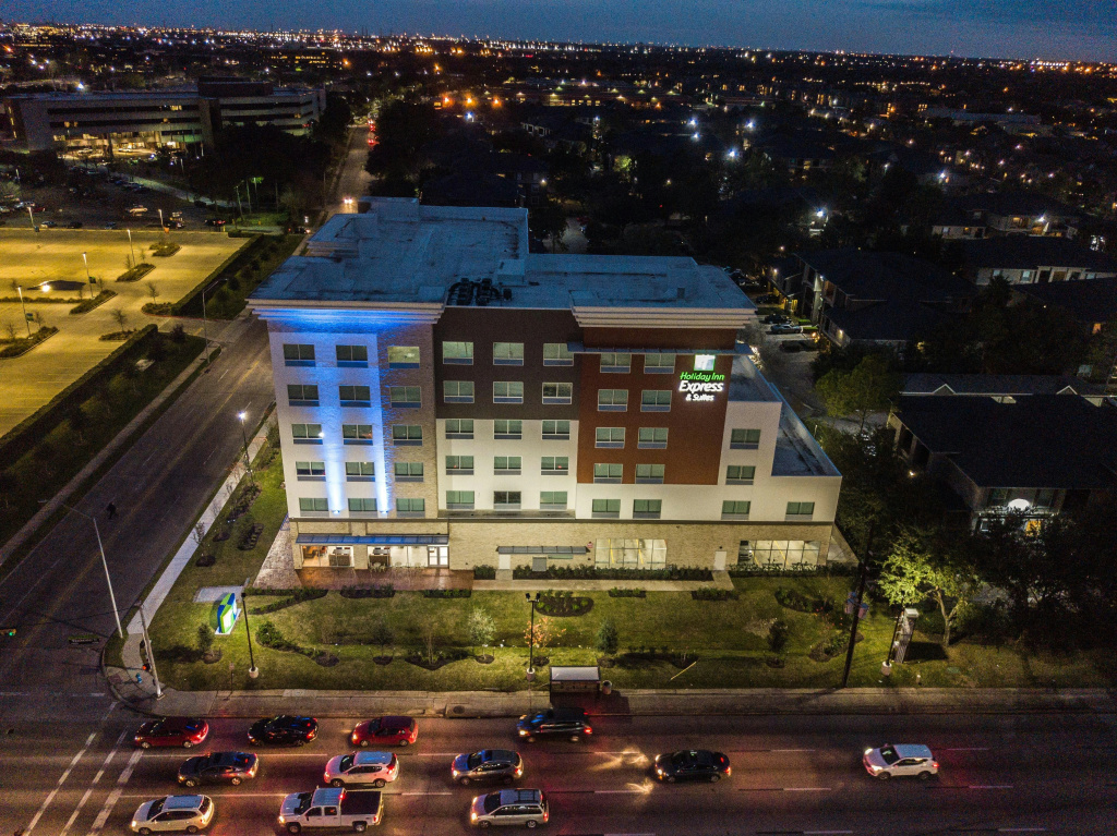 Holiday Inn Express and Suites Houston Westchase - Westheimer by IHG