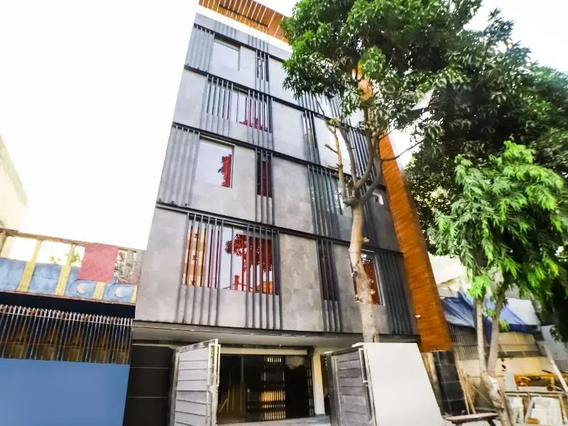 Collection O 80122 Pitampura Residency