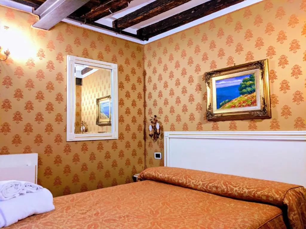 Economy room