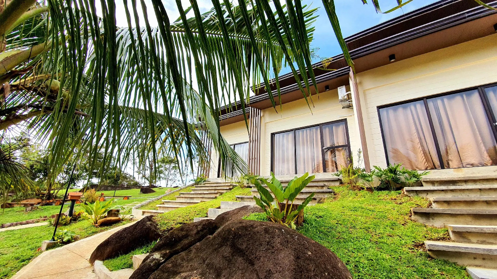 Spacio Caliraya B&B