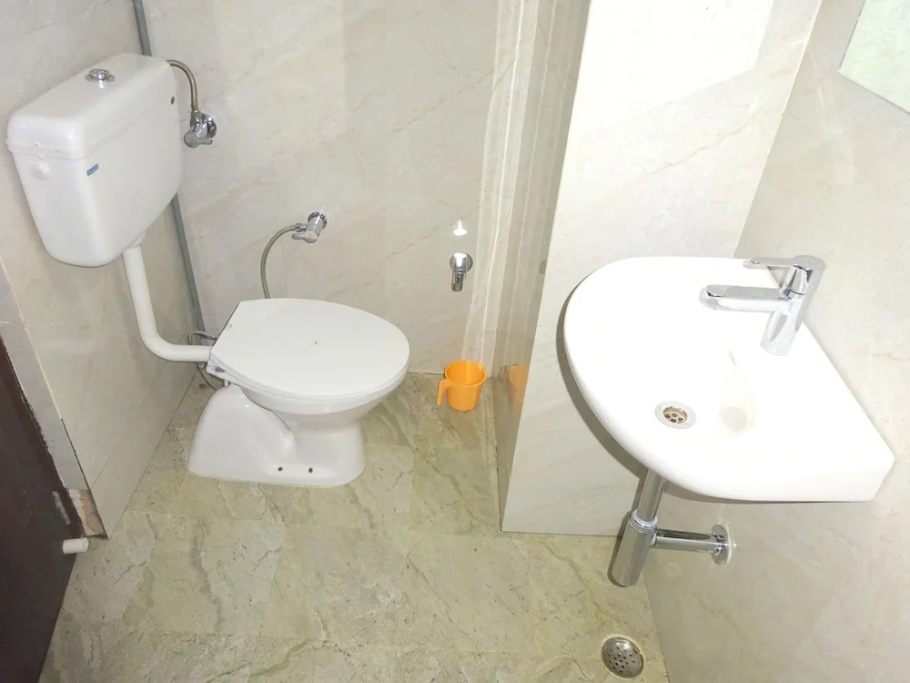 Oyo 28417 Hotel Gopi Vallabh - фото 7