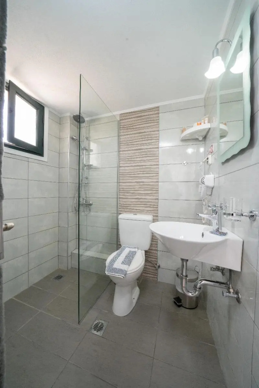 Junior Suite with partial sea view