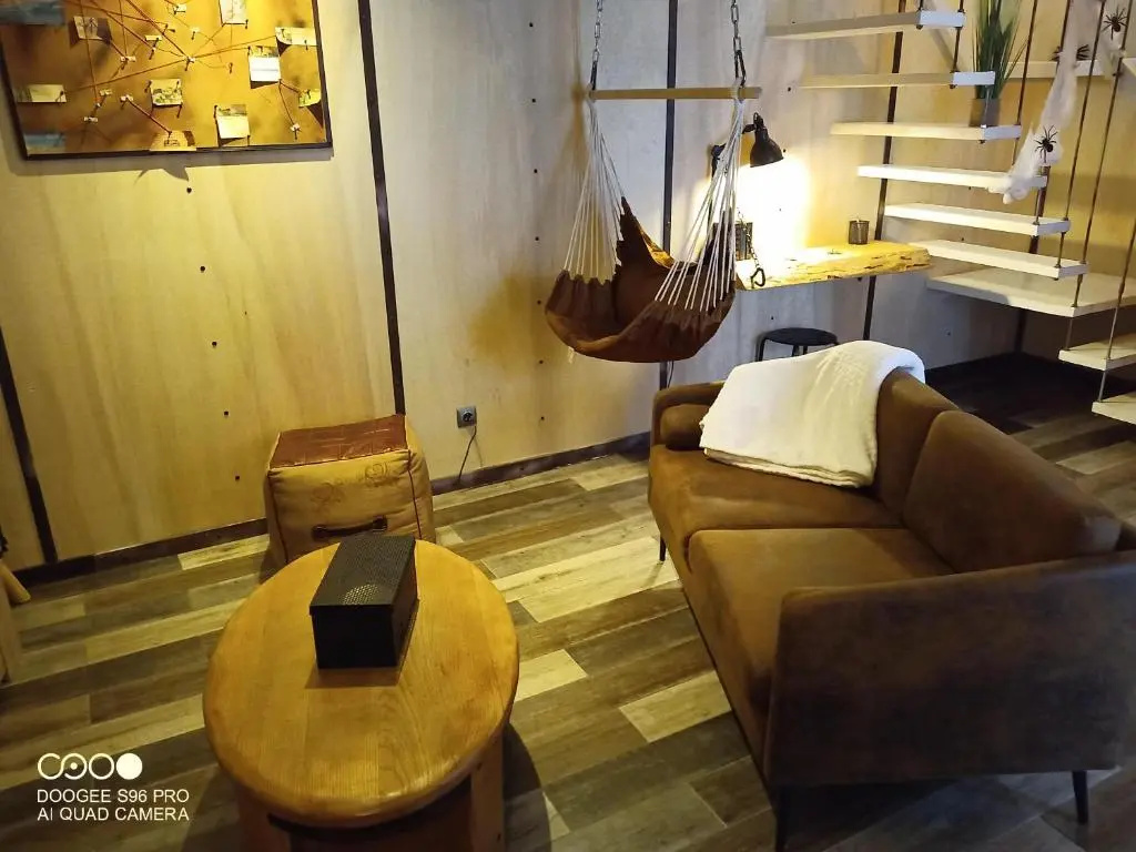Le gîte suspendu et sa chambre cachée