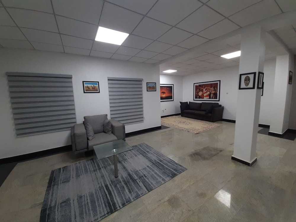 Lobby & Reception