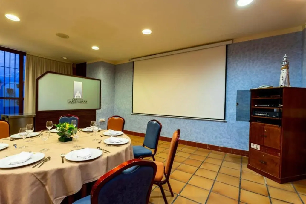 Hotel photo 12