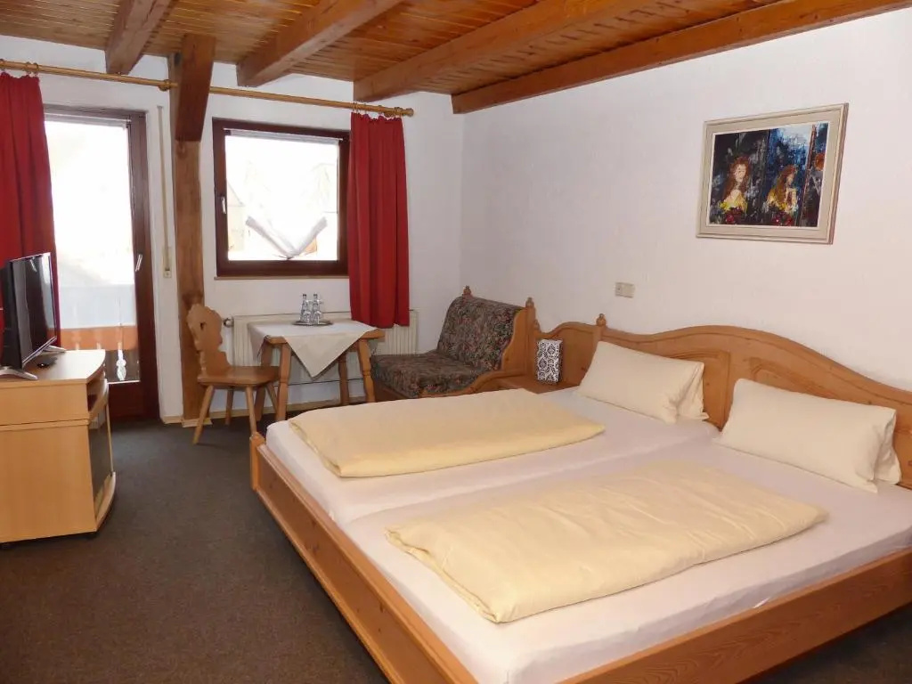 Standard Double room with balcony (full double bed)