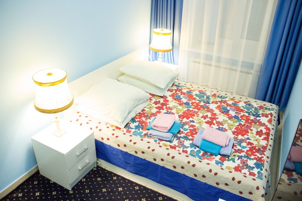 Es-Hotel — 5
