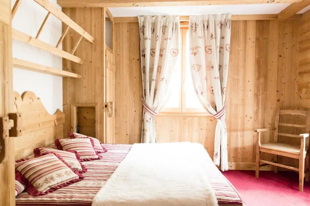 Economy room