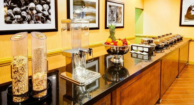 Brandywine Plaza Hotel, SureStay Collection by Best Western - Chambres