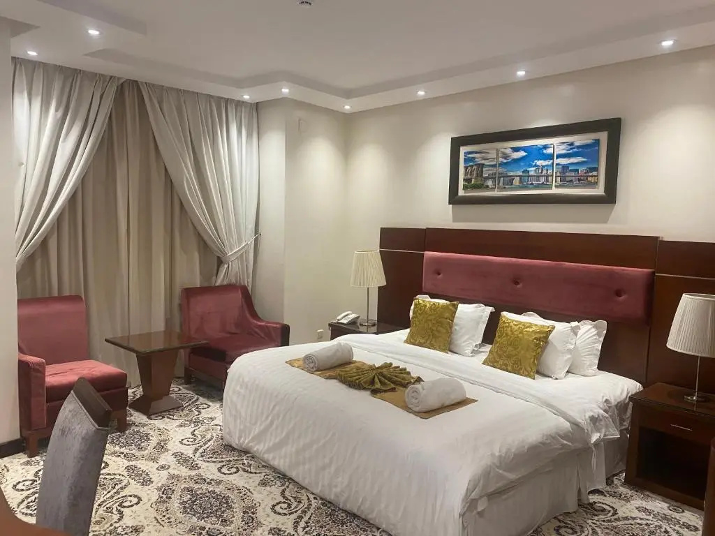 3 Bedrooms Apartment