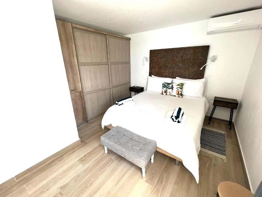 PARADISE VIEW 1 bed-room water front studio at Grand Case
