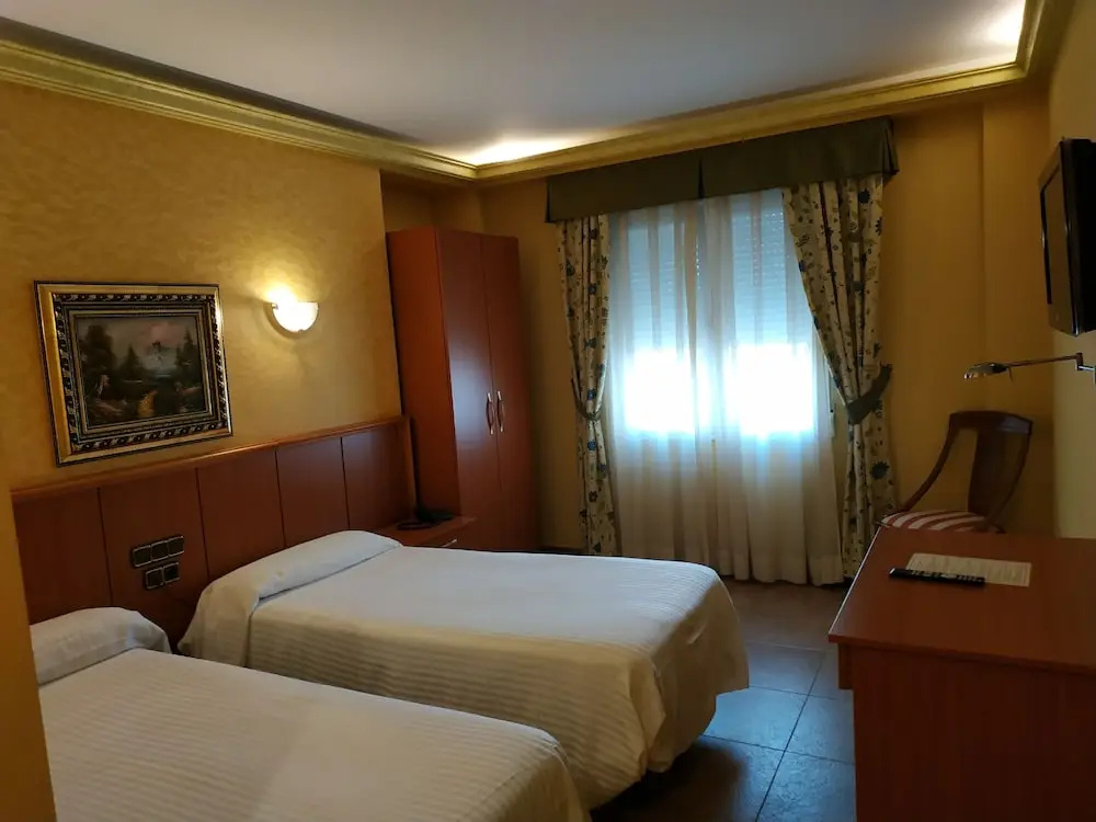 Hotel Real De Castilla - Chambres