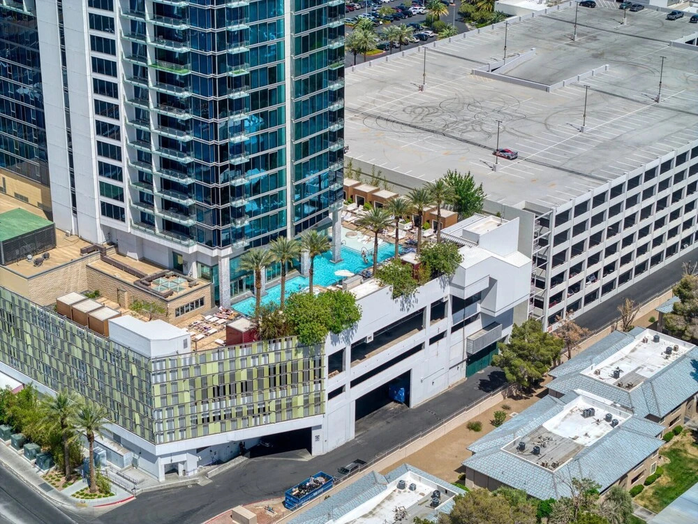 Stunning High-floor Strip Views Balcony 35309