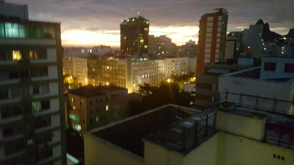 Ocean Breeze - 3 Quartos, 2 Banheiros, Garagem, Ar Condicionado, Moderno, Silencioso, Andar Alto, Vista Livre, Internet 250mbps, 2 TVs Smart, Praia Ipanema, Metro, Porteiros 24 Hrs e Segurança 24Hrs, 2 Elevadores