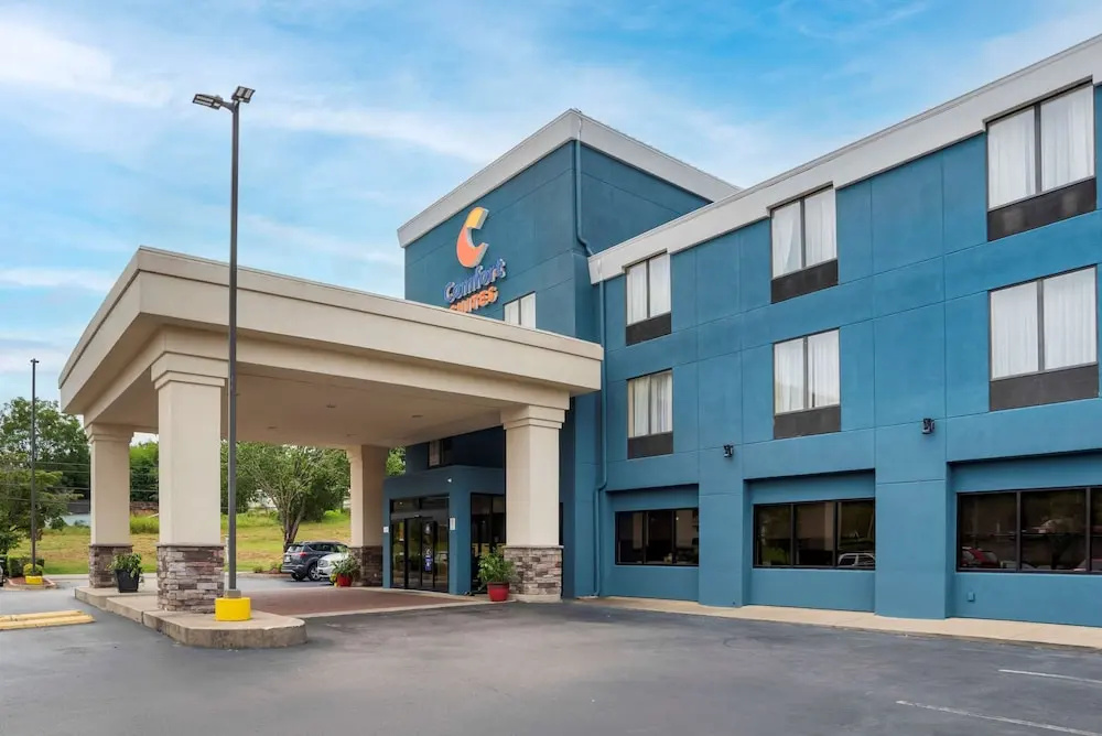Comfort Suites