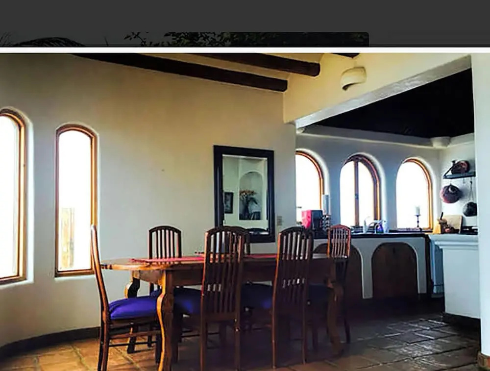 5 Bedrooms Family Cottage beachfront