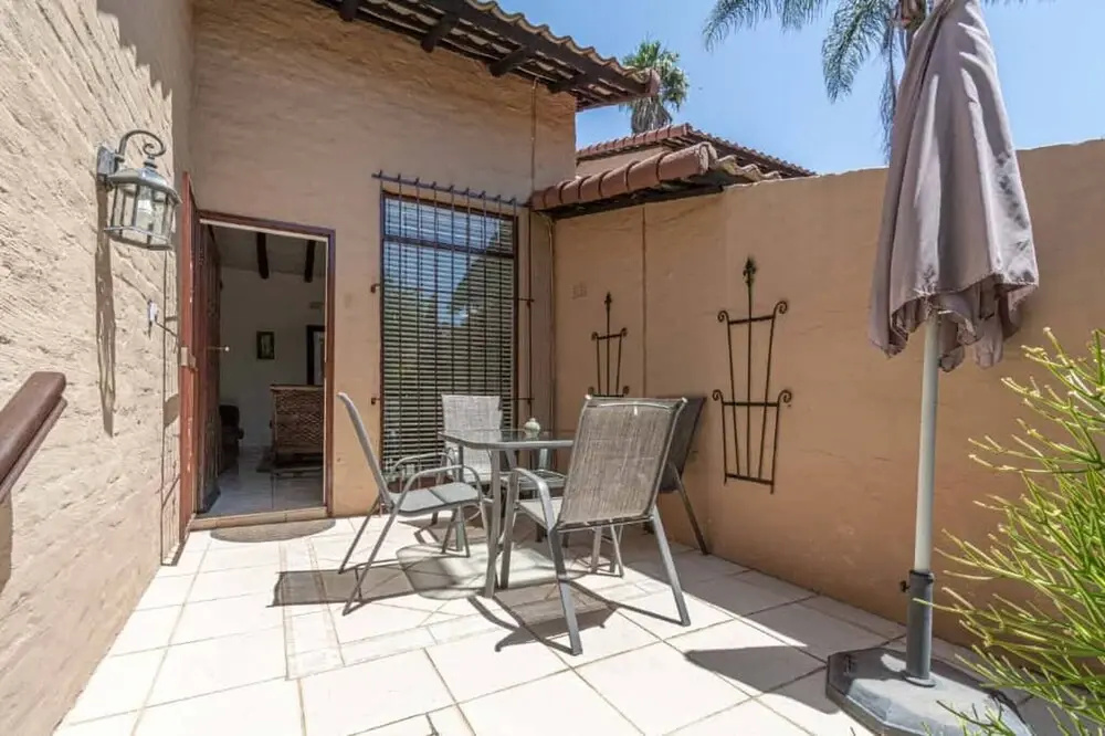 Birdsong in Sandton and Charming Townhouse Retreat
