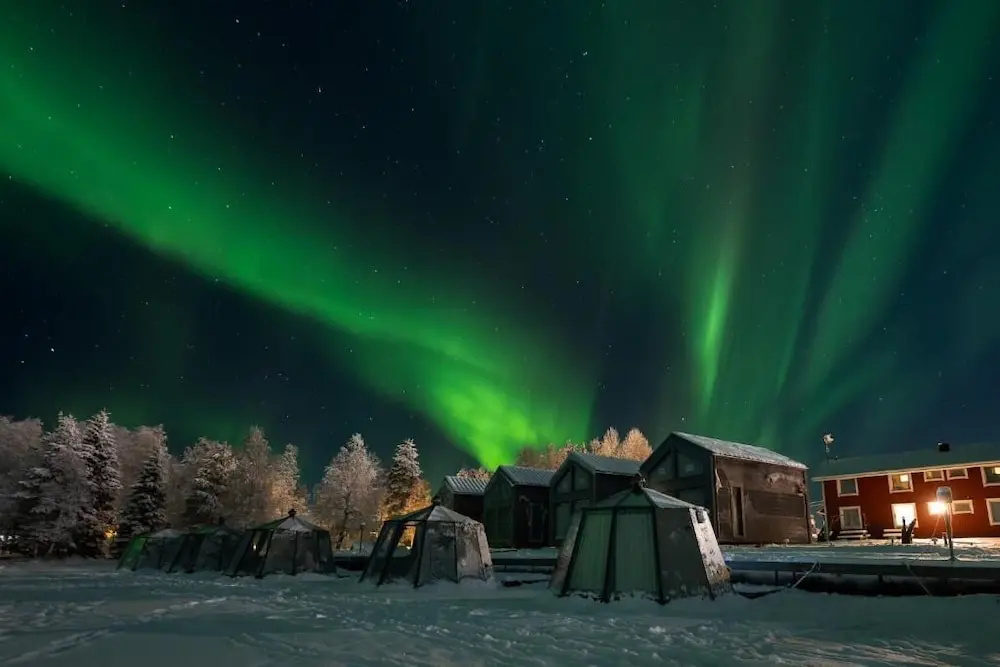 AuroraHut Glass Igloos Ranua