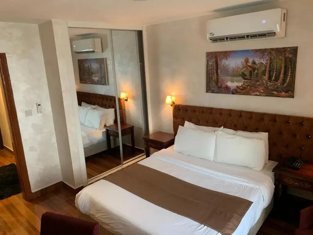 Deluxe Single room