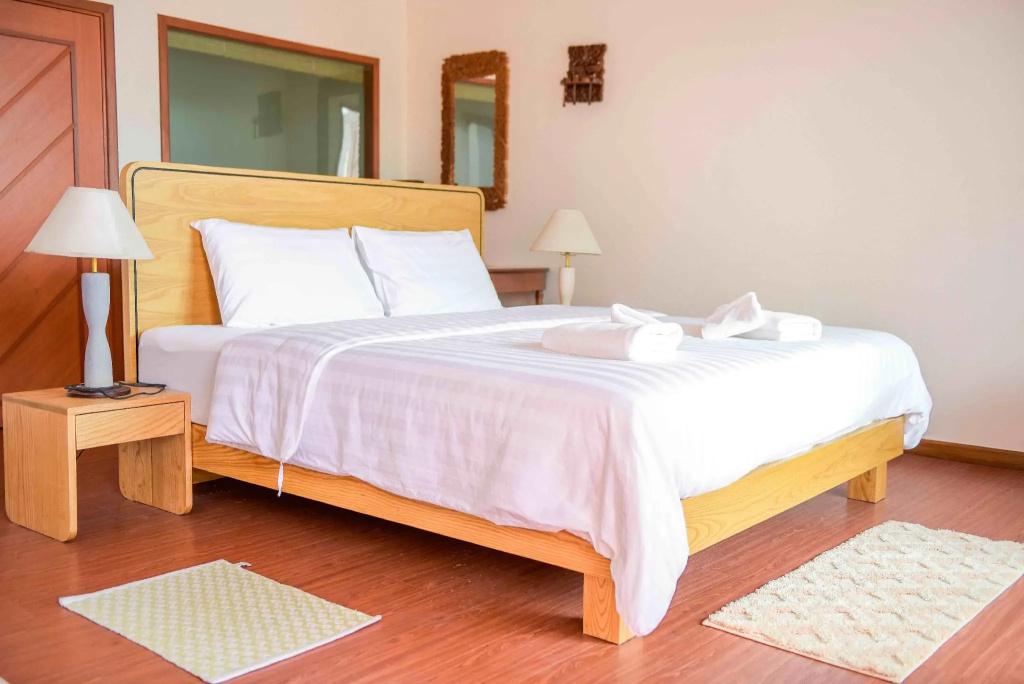 Deluxe Double room with sea view (full double bed)
