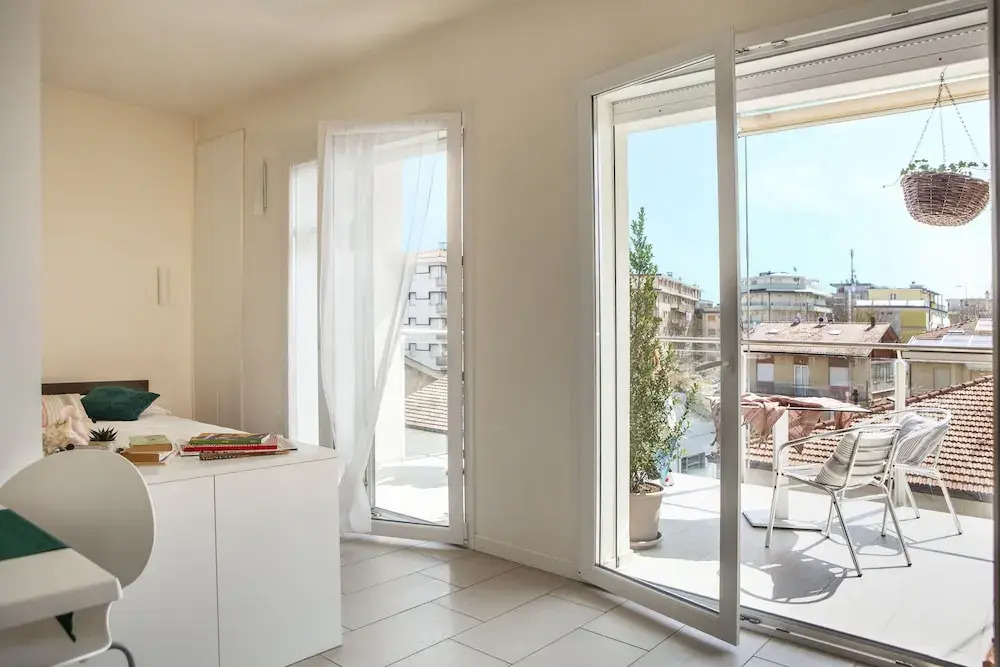 Двухместная студия Deluxe с балконом двуспальная кровать в Residence Sunrise Cesenatico