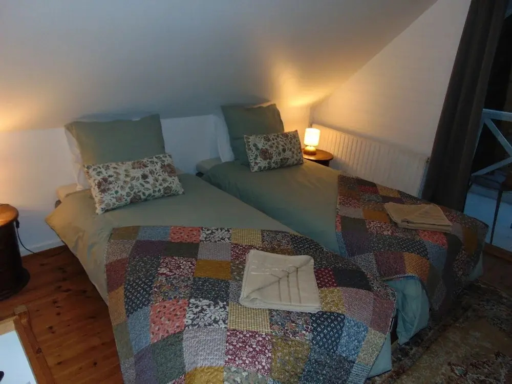 Economy room