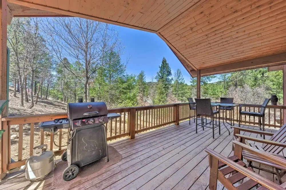 Stunning Ruidoso Cabin w/ Private Hot Tub!