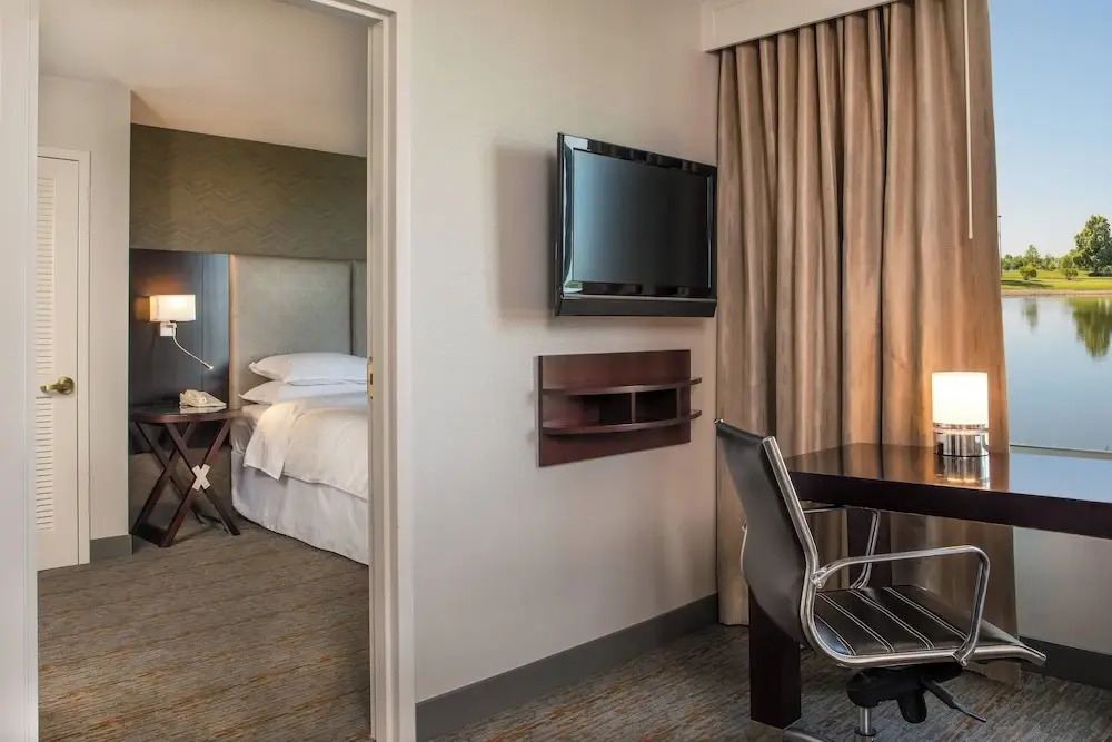 Sheraton Suites Chicago Elk Grove - Chambres