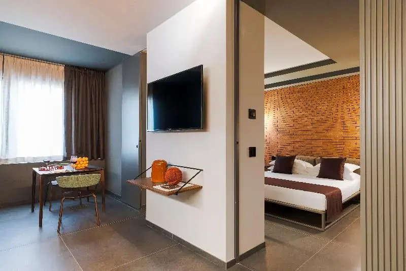 Quadruple Suite